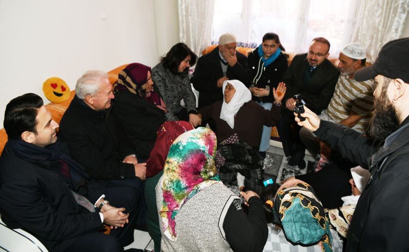 Bülent Turan Umreye Giden Vatandaşları Ziyaret Etti