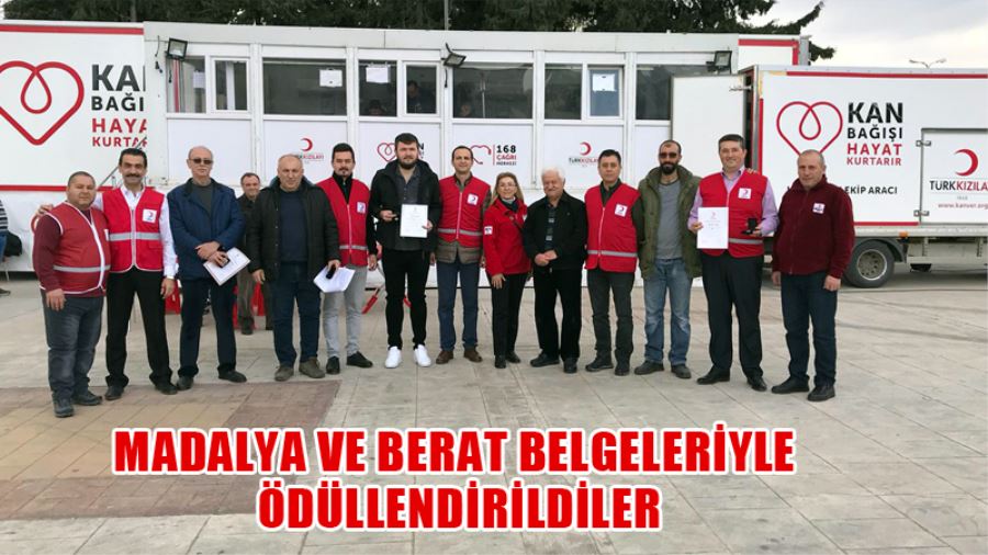 Türk Kızılay Derneği Biga Şubesi Kan Veren Duyarlı Vatandaşları Madalya Ve Berat Belgeleriyle Ödüllendirdi