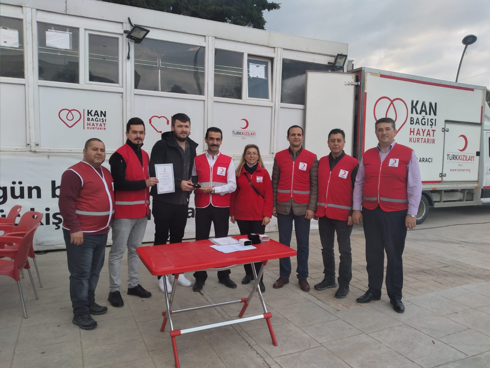 Türk Kızılay Derneği Biga Şubesi Kan Veren Duyarlı Vatandaşları Madalya Ve Berat Belgeleriyle Ödüllendirdi