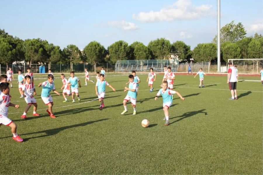 Türkiye Futbol Federasyonundan Anne Ve Babalara Uyarı