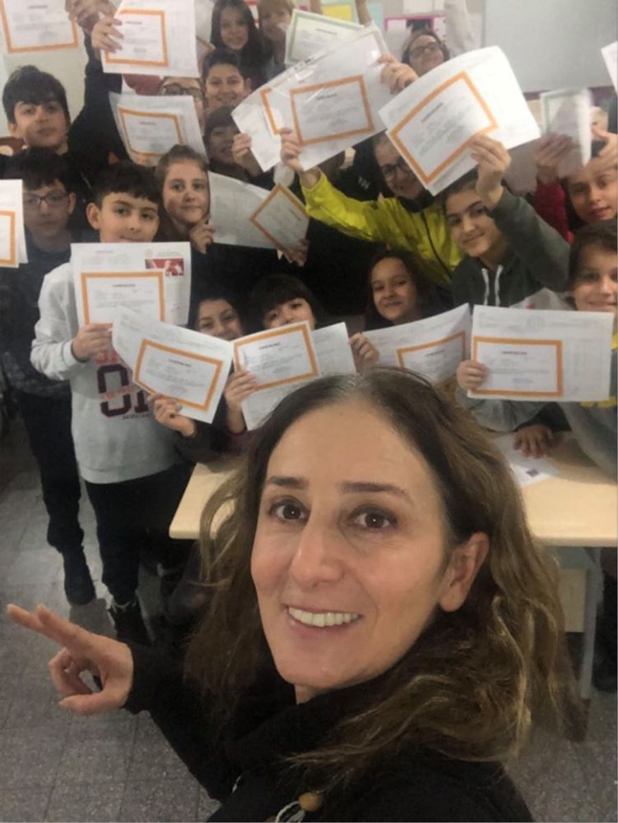 Biga Ortaokulu Türkçe Dersini Öğretmeniyle Birlikte İşliyor