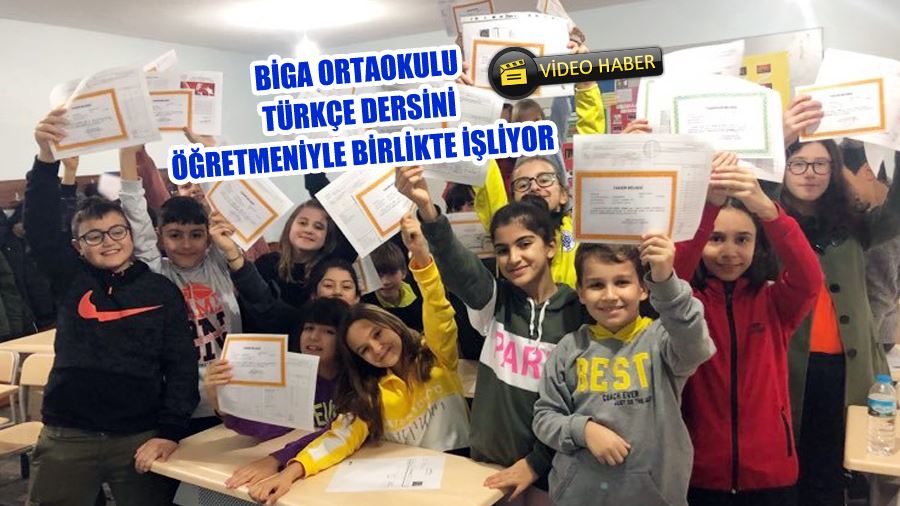Biga Ortaokulu Türkçe Dersini Öğretmeniyle Birlikte İşliyor