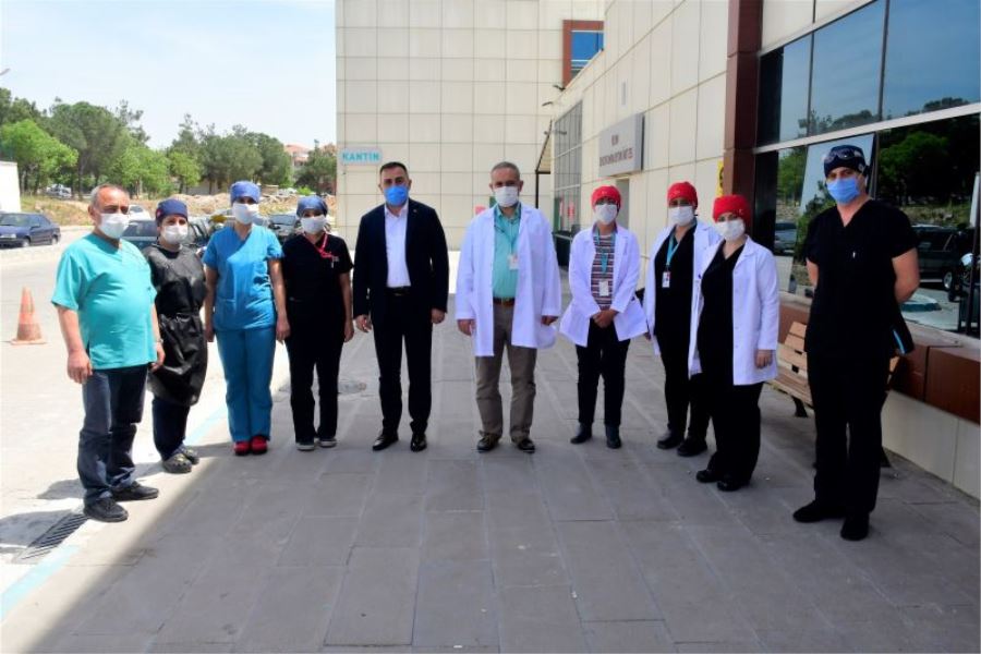 Biga Belediye Başkanı Bülent Erdoğan Hemşirelerin Gününü Kutladı