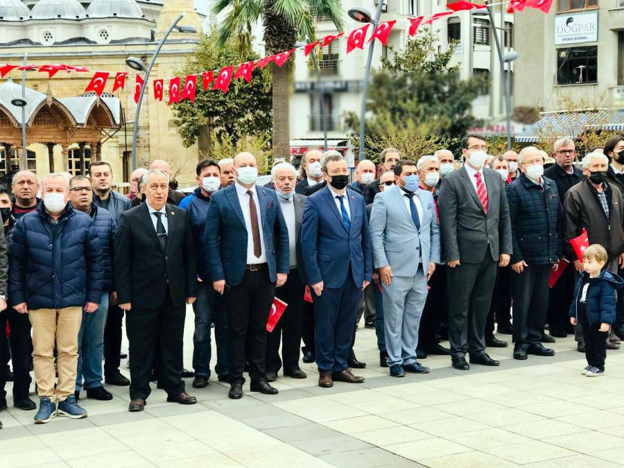 CHP Türkiye Cumhuriyetin 98. Kuruluş Yıl Dönümünde Türk Bayrağı Dağıttı