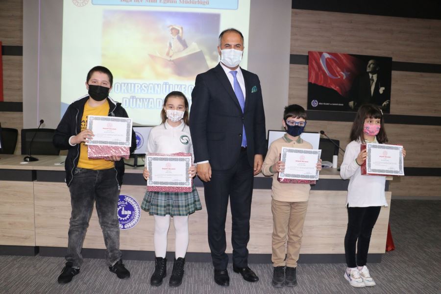 Kitap Okuma Yarışmasında Dereceye Giren Öğrenciler Ödüllendirildi