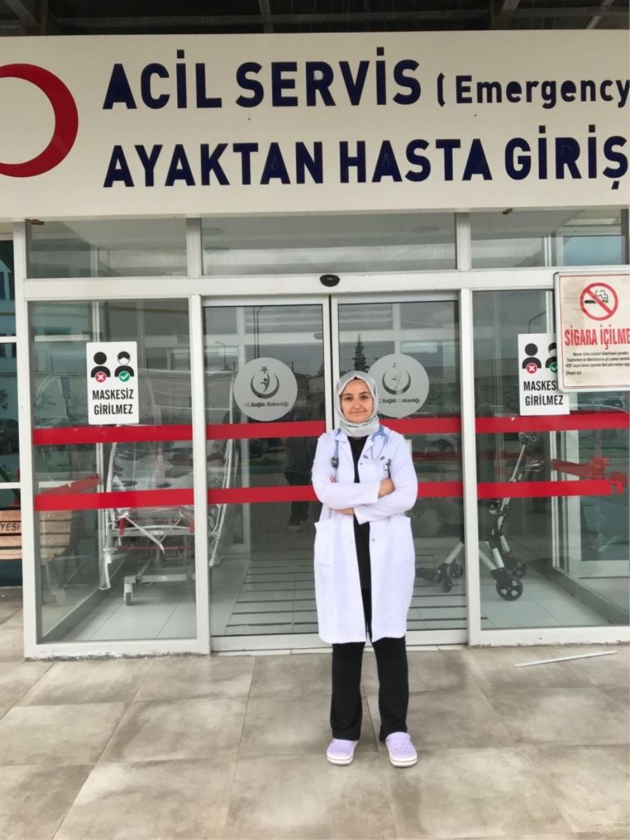 Dr. Elif Beyza Çoban Biga Devlet Hastanesinde Acil Servis Hekimi Olarak Göreve Başladı