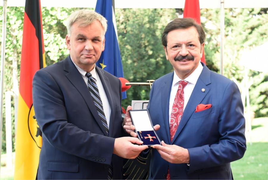TOBB Başkanı M. Rıfat Hisarcıklıoğlu’na Almanya Federal Cumhuriyeti Tarafından Devlet Nişanı Takdim Edildi