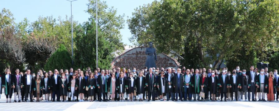 Çanakkale Barosu 2021–2022 Adli Yılını Cumhuriyet Meydanı’nda Düzenlediği Tören İle Açtı