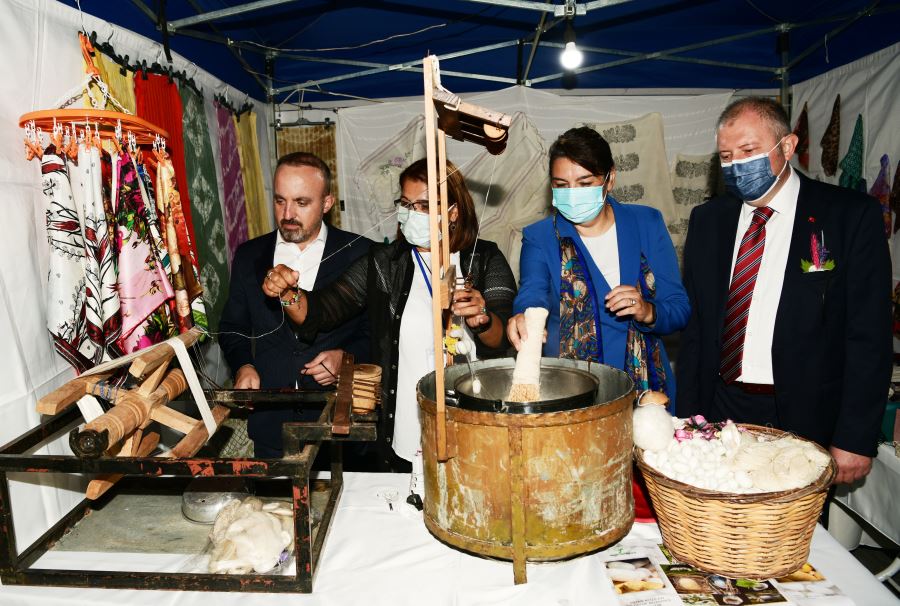 Turan, Altın Eller Geleneksel El Sanatları Festivaline Katıldı