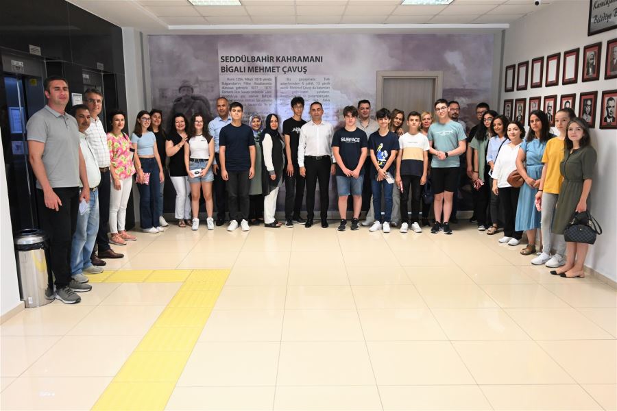 Biga Belediyesi LGS’de Başarılı Olan Öğrencileri Ödüllendirdi